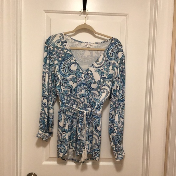 VENUS Tops - Venus Paisley Long Sleeve Top with Tie at Waist - Size L